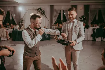 Dj Rafix - Oprawa muzyczna i oświetleniowa imprez okolicznościowych. Rafał Jończyk